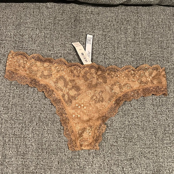 🌟VICTORIA SECRET DREAM ANGELS LACE CUP DEMI BRA WITH 2 MATCHING PANTIES BUNDLE 🌟 - Picture 6 of 7